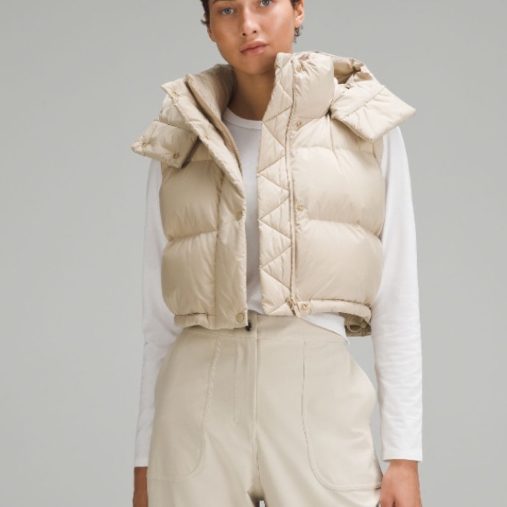 lululemon athletica Cropped Puffer Vest in Beige/Cream